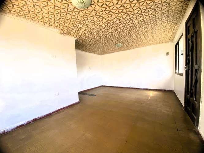CASA AMPLIA DE 5 DORMITORIOS,  LA GRANJA 160 M2 DE TERRENO - Imagen 3
