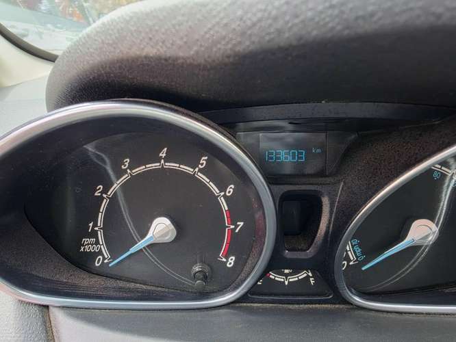 Vendo Ford fiesta Sedán 2014