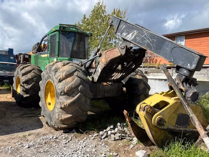 Grapple Skidder Forestal John Deere 648 con Hoja Frontal año 2015