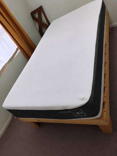 Cama plaza y media marca Cic Ortopedic