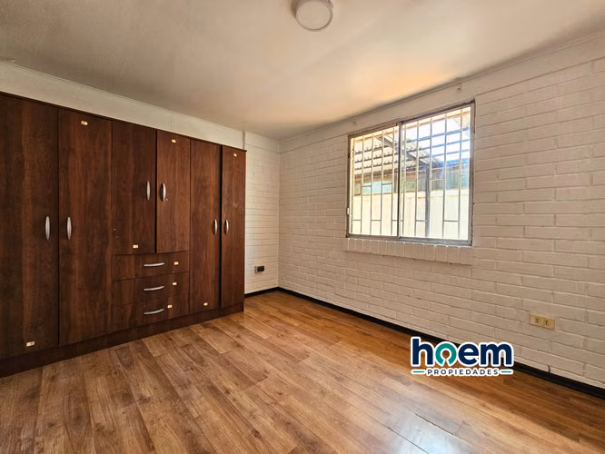 ¡CASA DE UN PISO CON 3 DORMITORIOS Y 2 BAÑOS EN TALCA!, VILLA COLIN SUR.