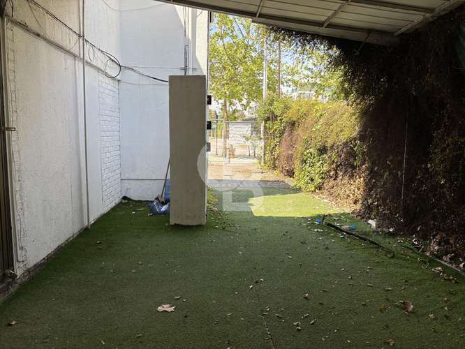 Local Comercial Av. Vitacura con Estacionamientos - Imagen 2