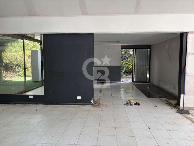 Local Comercial Av. Vitacura con Estacionamientos - Imagen 12