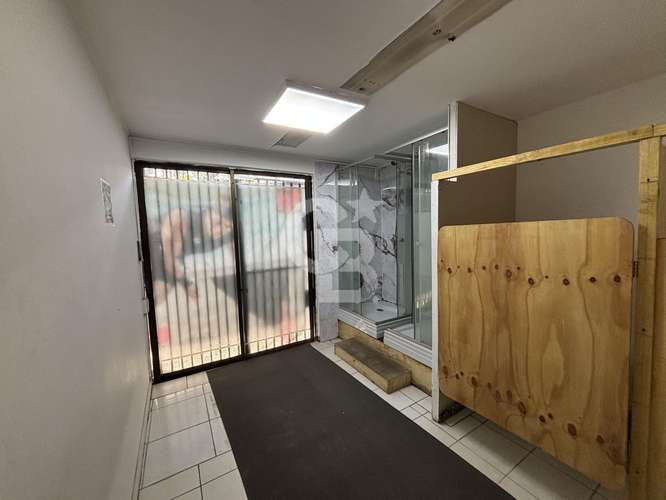 Local Comercial Av. Vitacura con Estacionamientos - Imagen 14