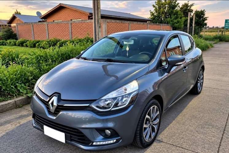 VENDO CLIO IV, AÑO 2020