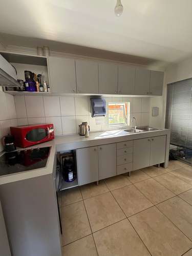 Casa con salón multiuso y patio, 2 estac. (187668) - Imagen 3