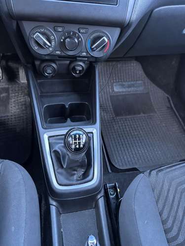 SUZUKI SWIFT 2WD 2022 - Imagen 11