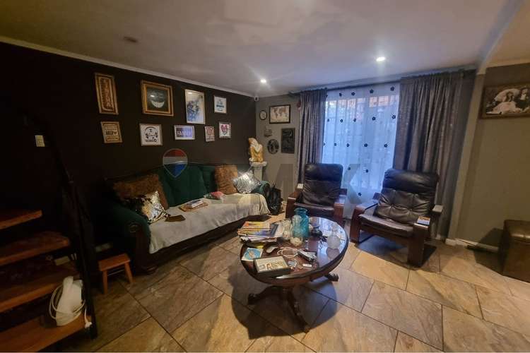 Casa familiar ampliada: 4 dormitorios y elegancia - Imagen 7
