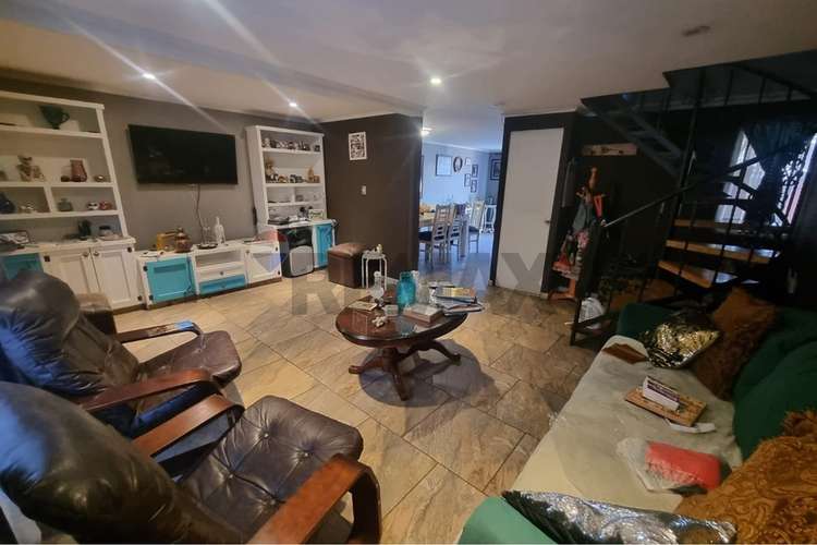 Casa familiar ampliada: 4 dormitorios y elegancia - Imagen 5