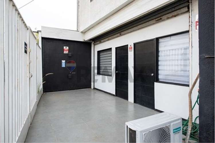 Propiedad comercial en avenida macul - Imagen 4