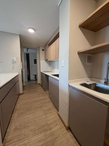EN VENTA MODERNO DEPARTAMENTO EN EDIFICIO PEÑON ORIENTE