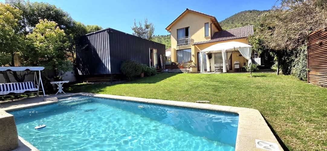 GRAN CASA DE 4 DORMITORIOS, PISCINA Y  DEPTO  INTERIOR