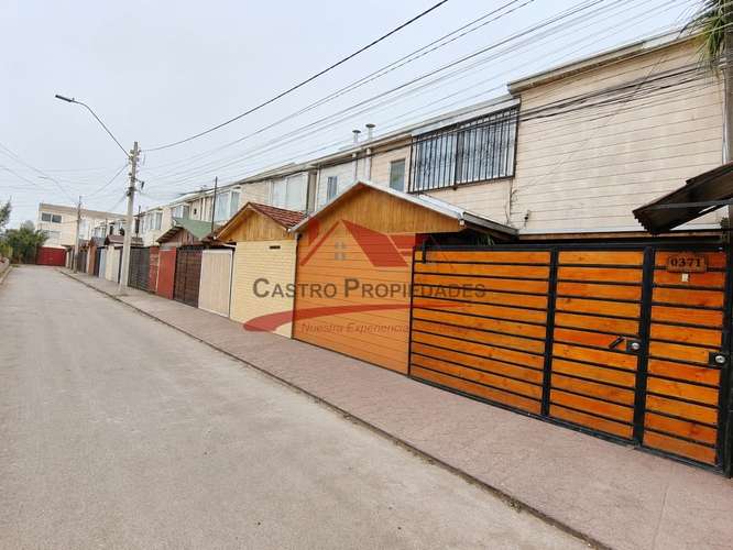 CASA EN QUILICURA, 4 DORMITORIOS 2 BAÑOS