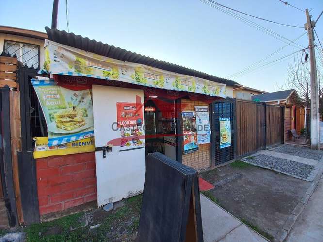 CASA DE DOS PISOS CON 2 DORMITORIOS, 2 BAÑOS, LAMPA