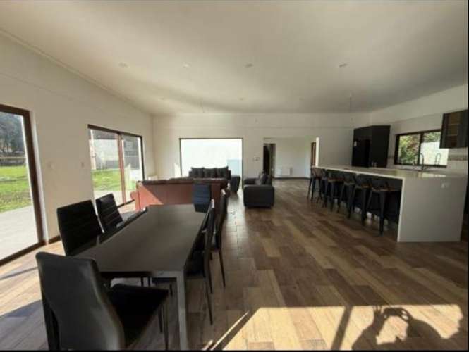 ESPECTACULAR PARCELA CON CASA MODERNA DE 5 D, 5 B EL MONTE - Imagen 8