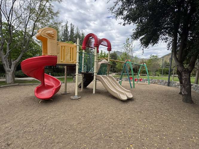 CASA FAMILIAR EN VENTA EN EXCLUSIVO SECTOR DE CHAMISERO - Imagen 27