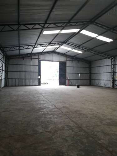 Excelente Bodega con Oficina en la Ruta 5
