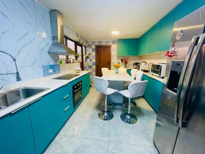 Casa con Piscina Sector Av. España Curicó