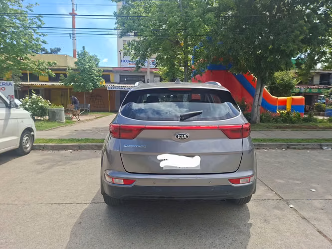 SE VENDE KIA SPORTAGE 2018 EN EXCELENTE ESTADO - Imagen 4