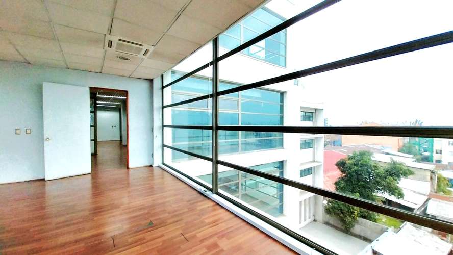Edificio Equipado A Minutos del Centro A Pasos de Autopista - Imagen 16