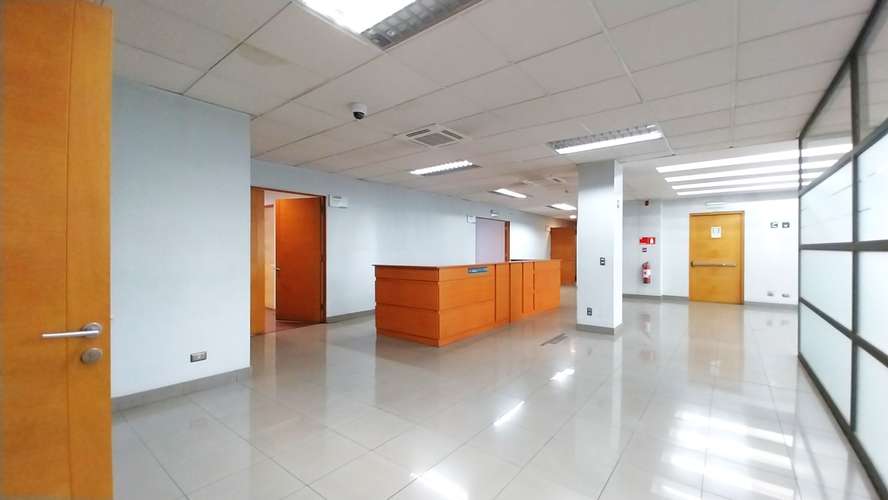 Edificio Equipado A Minutos del Centro A Pasos de Autopista - Imagen 12