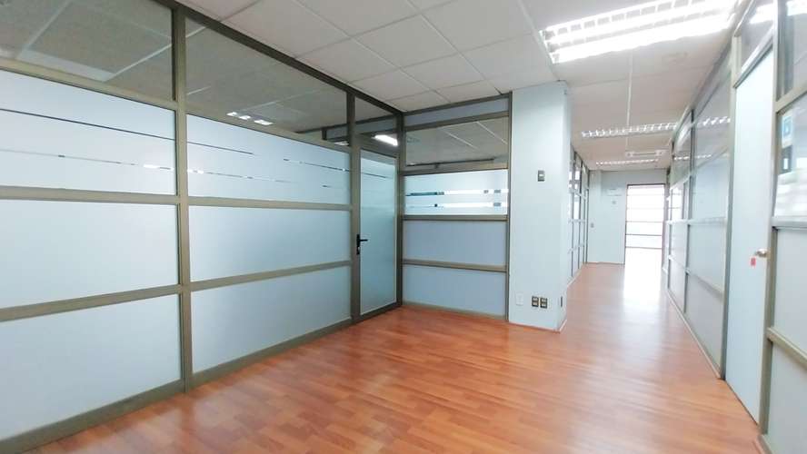 Edificio Equipado A Minutos del Centro A Pasos de Autopista - Imagen 15