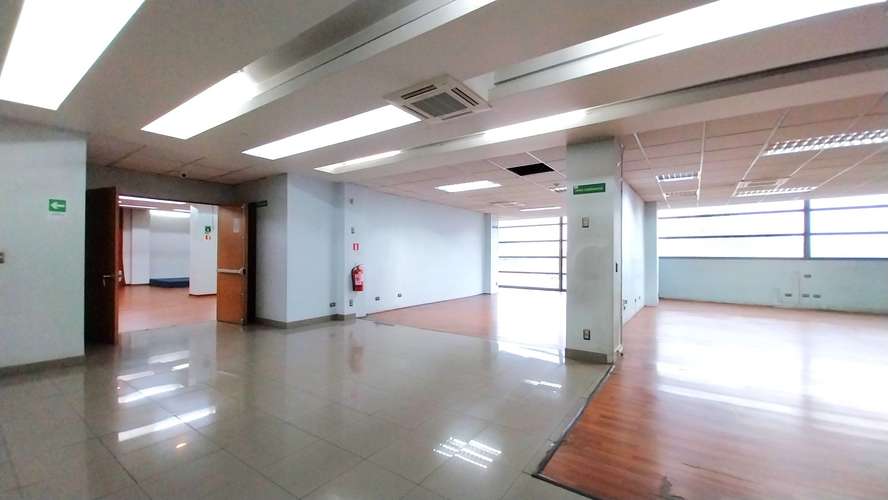 Edificio Equipado A Minutos del Centro A Pasos de Autopista - Imagen 6