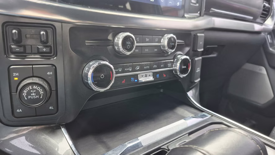 FORD  F150 LARIAT 2023 - Imagen 12