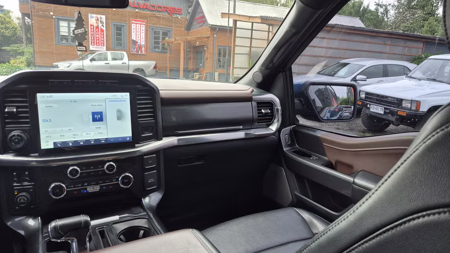 FORD  F150 LARIAT 2023 - Imagen 15