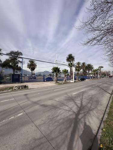 Paño 9.000 mts Frente al metro Quillayes/ en Avenida Vicuña Mackenna