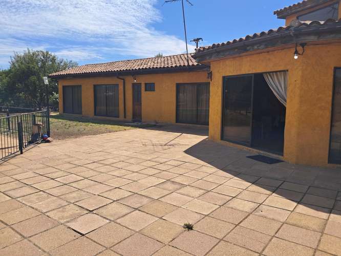Condominio Valle del Estero / Valle Alegre casa con 3 dormitorios piscina