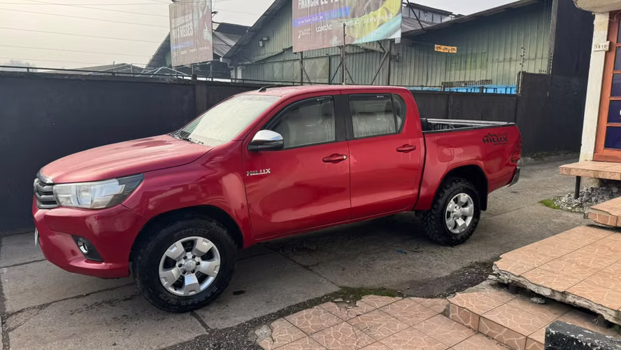 TOYOTA HILUX SR - Imagen 4