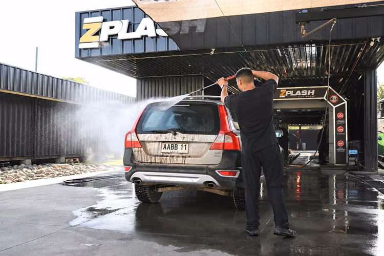 Personal para lavado de camionetas y traslados