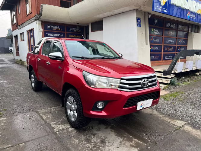 TOYOTA HILUX SR