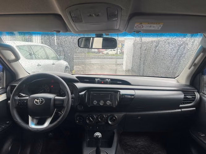 TOYOTA HILUX DX 4X4 - Imagen 5