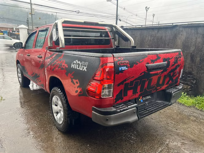 TOYOTA HILUX DX 4X4 - Imagen 4