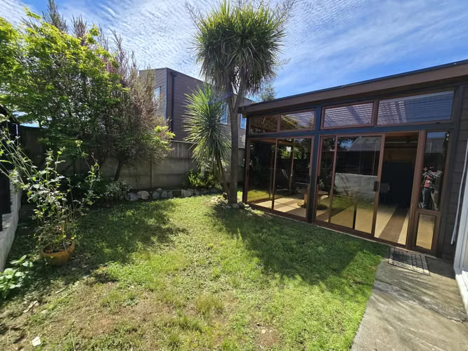 EXCLUSIVA CASA EN ARRIENDO – CONDOMINIO RÍO VALDIVIA