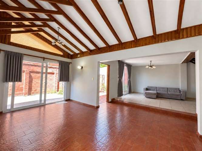 Casa en Venta 4D/2B 194 m Terreno. Av. Sucre, Ñuñoa. - Imagen 2