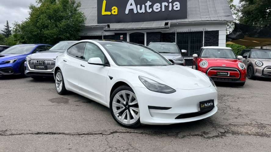 Tesla Model 3 Standard Range Plus (2021) - Imagen 2