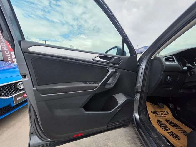 VOLKSWAGEN TIGUAN 2019 - Imagen 17