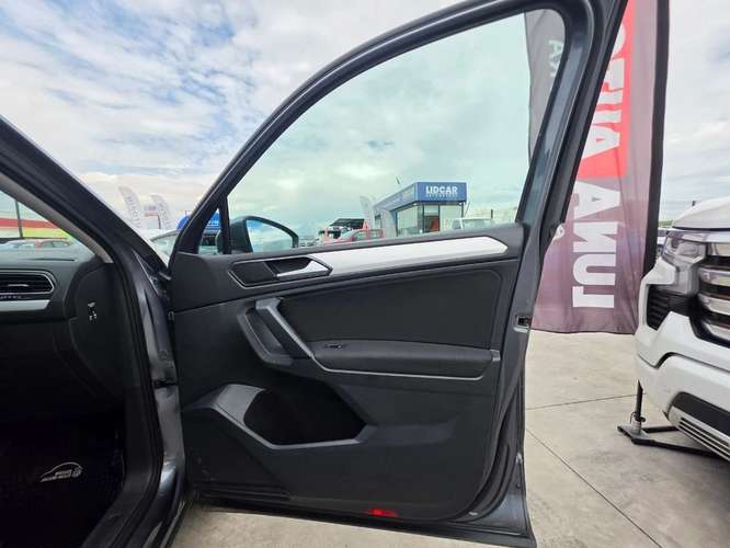 VOLKSWAGEN TIGUAN 2019 - Imagen 18