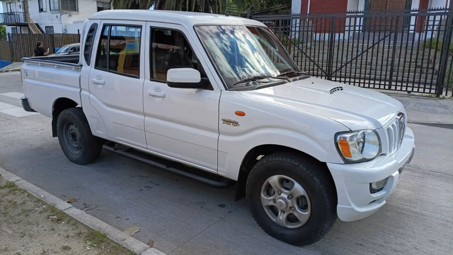 ¡SE VENDE CAMIONETA MAHINDRA!
