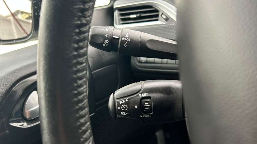 Peugeot 208 1.2 MT (2021) - Imagen 18