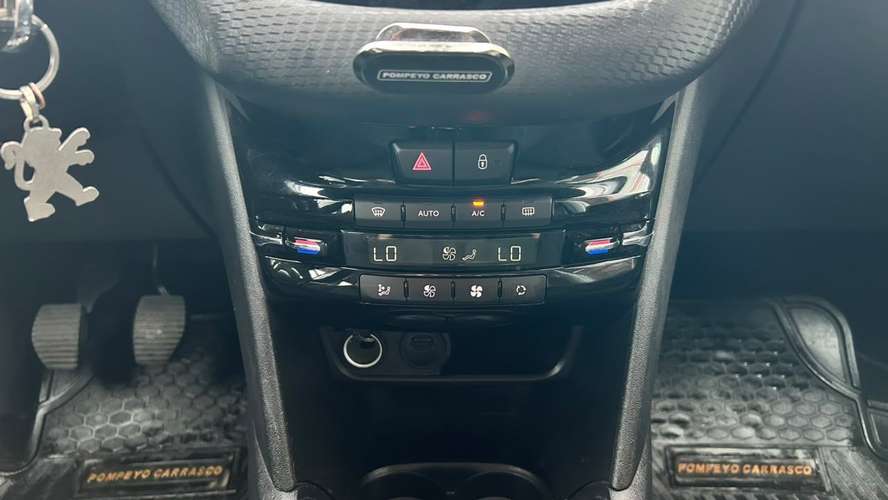 Peugeot 208 1.2 MT (2021) - Imagen 15
