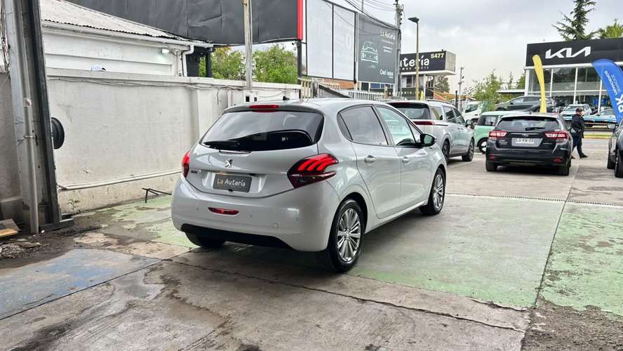 Peugeot 208 1.2 MT (2021) - Imagen 3