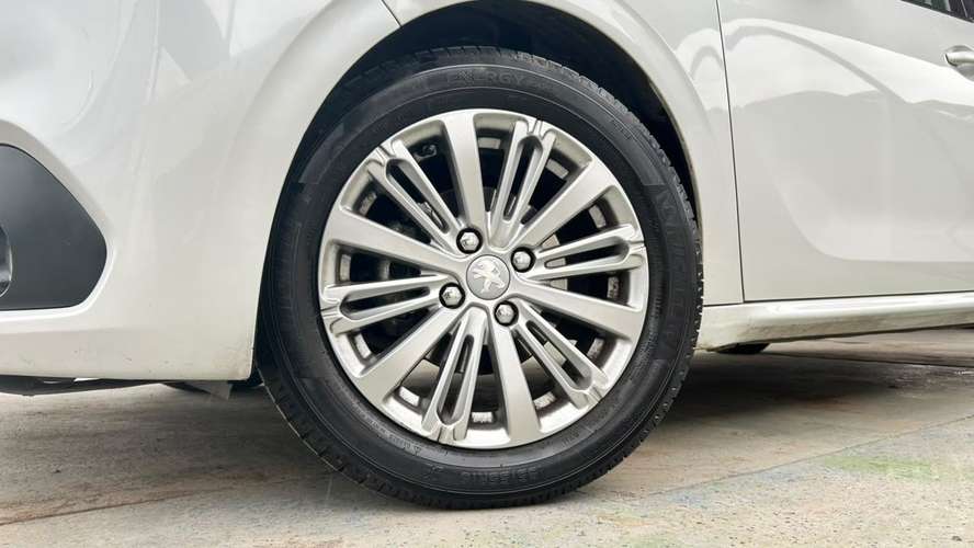 Peugeot 208 1.2 MT (2021) - Imagen 5