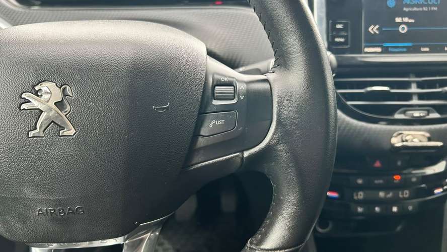 Peugeot 208 1.2 MT (2021) - Imagen 17