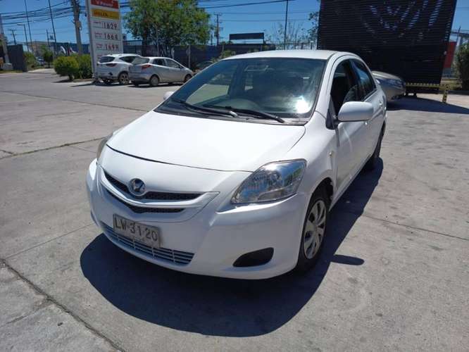 Toyota Yaris GLI 2007 sedán