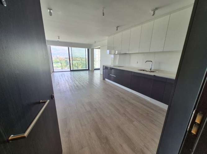 SE ARRIENDA EXCLUSIVO DEPARTAMENTO EN COMUNA DE LA REINA