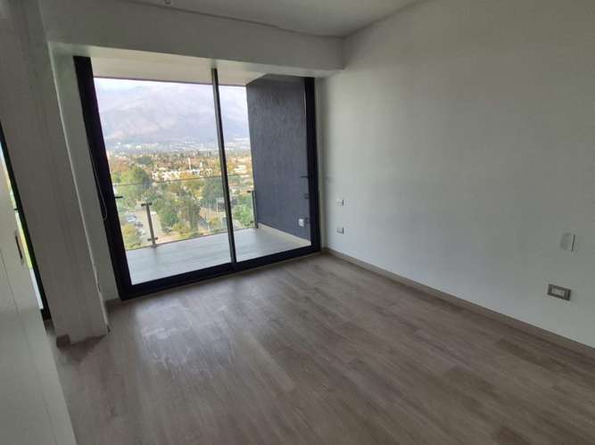 SE ARRIENDA EXCLUSIVO DEPARTAMENTO EN COMUNA DE LA REINA